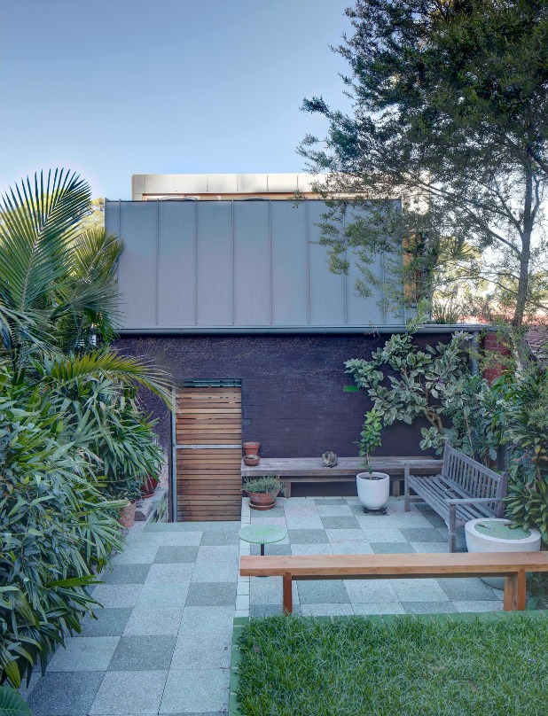 Courtyard Style Homes Garages