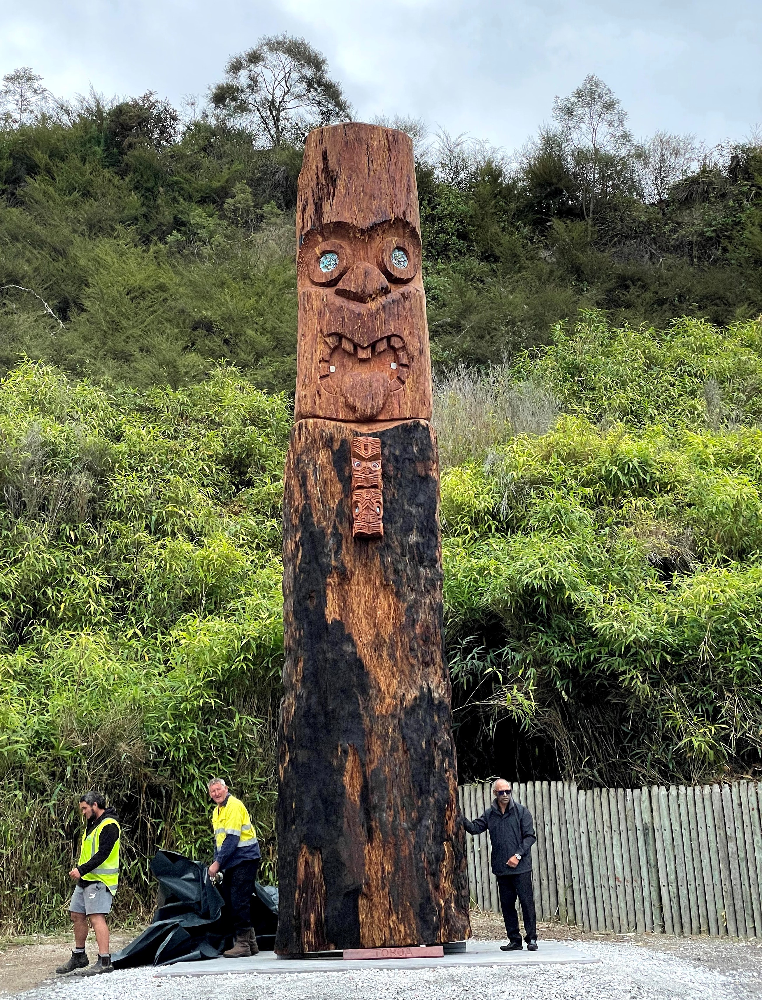 Newly unveiled pou whenua 'reminder of history